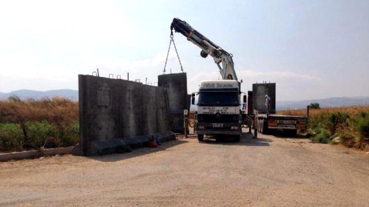 Turkish Military To Put Up Walls Along Syria-Turkey Border Line İn Hatay