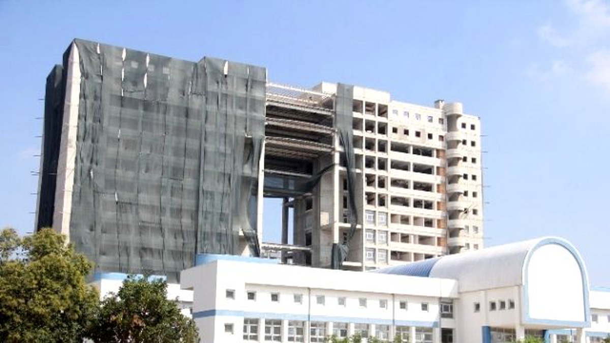 Yeni Emniyet Müdürlüğü Binasında "İnce" Yıkım