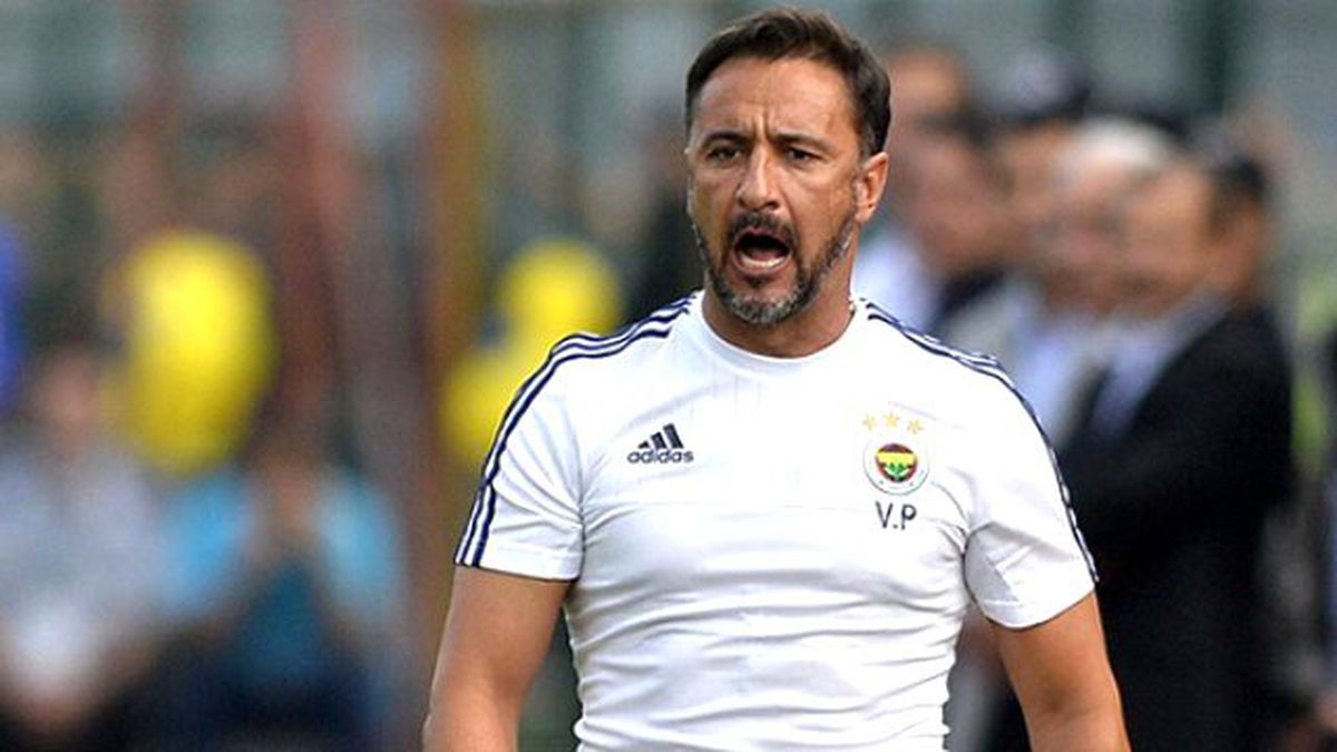 Yunan Taraftarlar Pereira'yı Yuhaladı