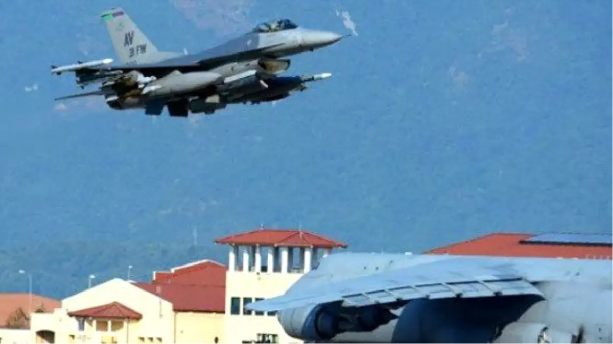 ABD: Türkiye IŞİD\'i Havadan Vurmaya Başlamalı