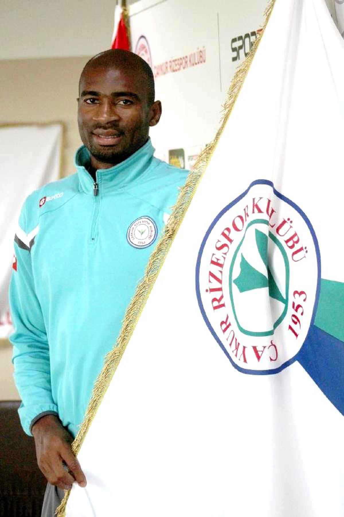Çaykur Rizespor\'da Kweuke Özür Diledi