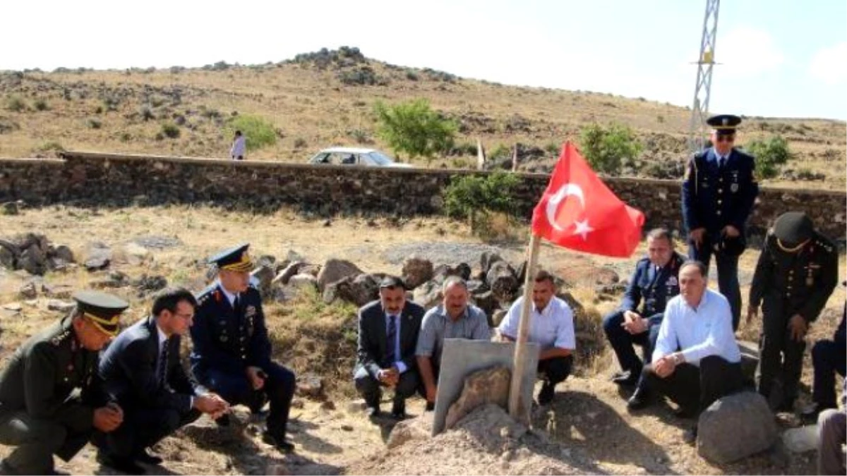 CHP Kayseri İl Başkanı Ayan: Şehidimizin Mezarını Bu Halde Bırakanları Kınıyorum (2)