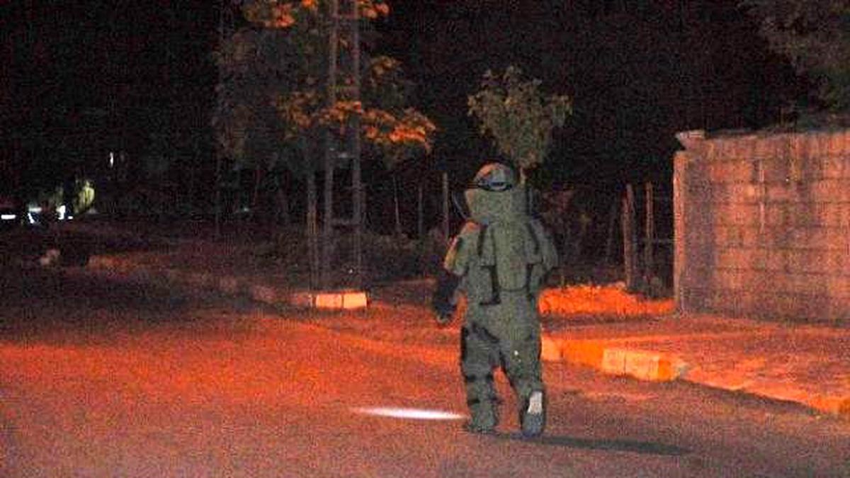 Çöp İçerisinde Işıkları Yanıp Sönen Oyuncak Bomba Sanıldı