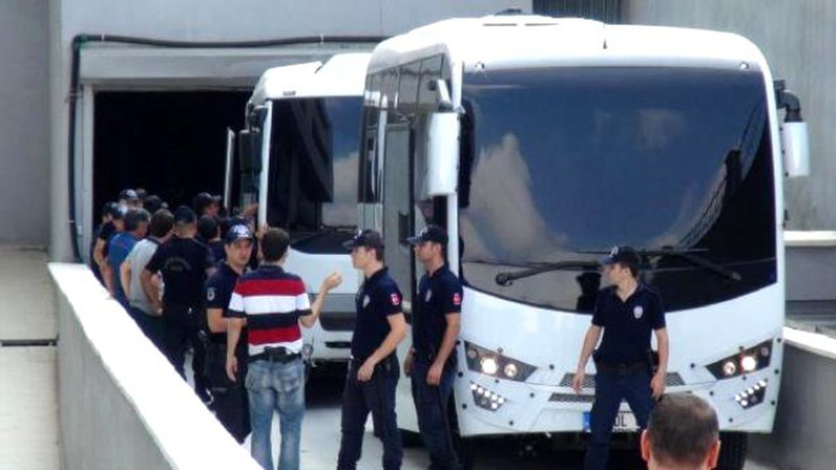 Dhkp-C Şüphelileri Adliyeye Çıkarıldı