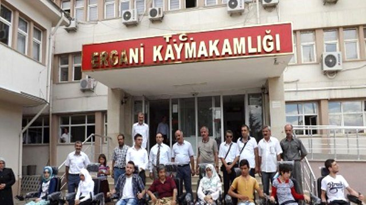 Ergani Kaymakamlığından Engellilere Akülü Araba