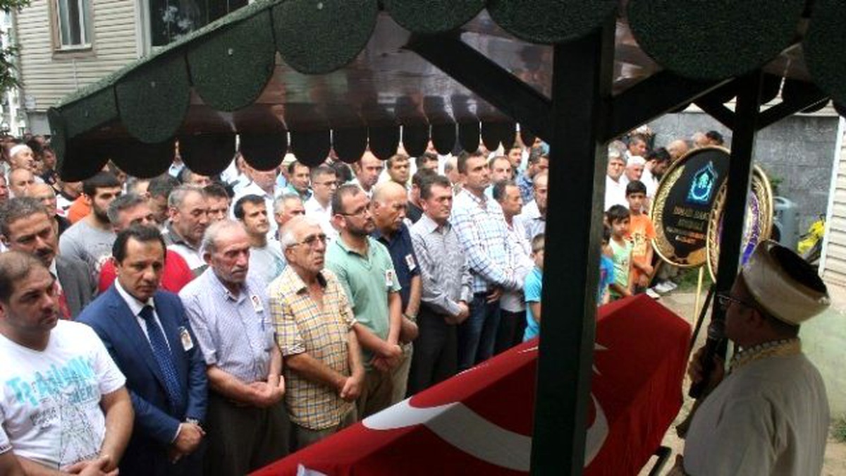 Genç Yaşta Beyin Kanamasından Ölen Polise Son Görev