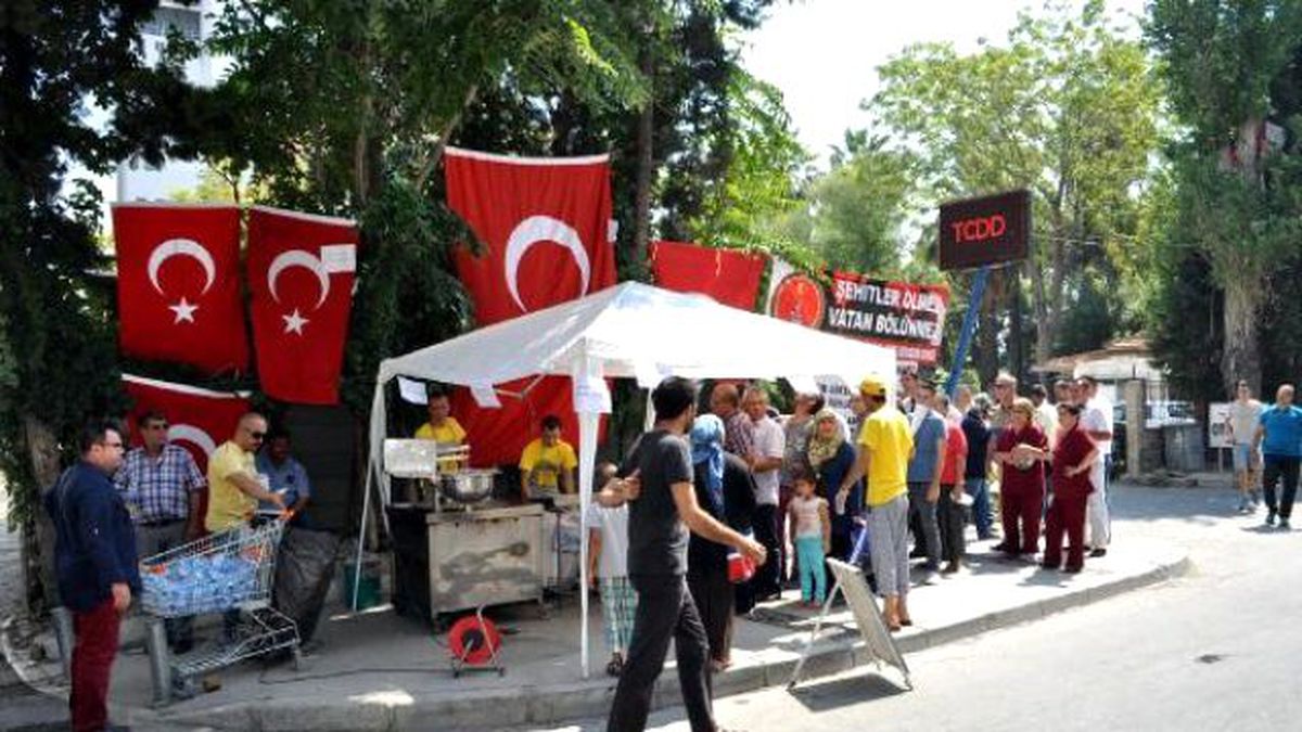 Gümrükçülerden Şehitler İçin 3 Bin Kişilik Lokma