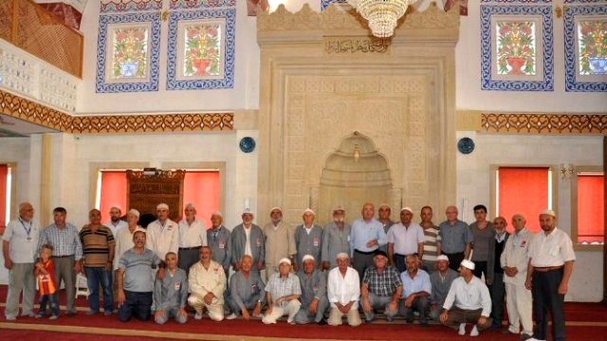 İlk Hacı Kafilesi Dualarla Kutsal Topraklara Uğurlandı