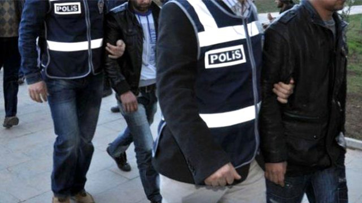 İstanbul\'da 6 Otomobili Çalan Zanlı Yakalandı