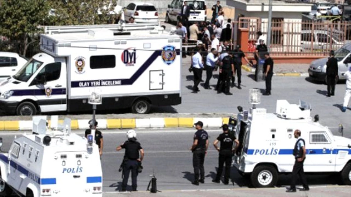 İstanbul\'da Polis Merkezine Silahlı Saldırı