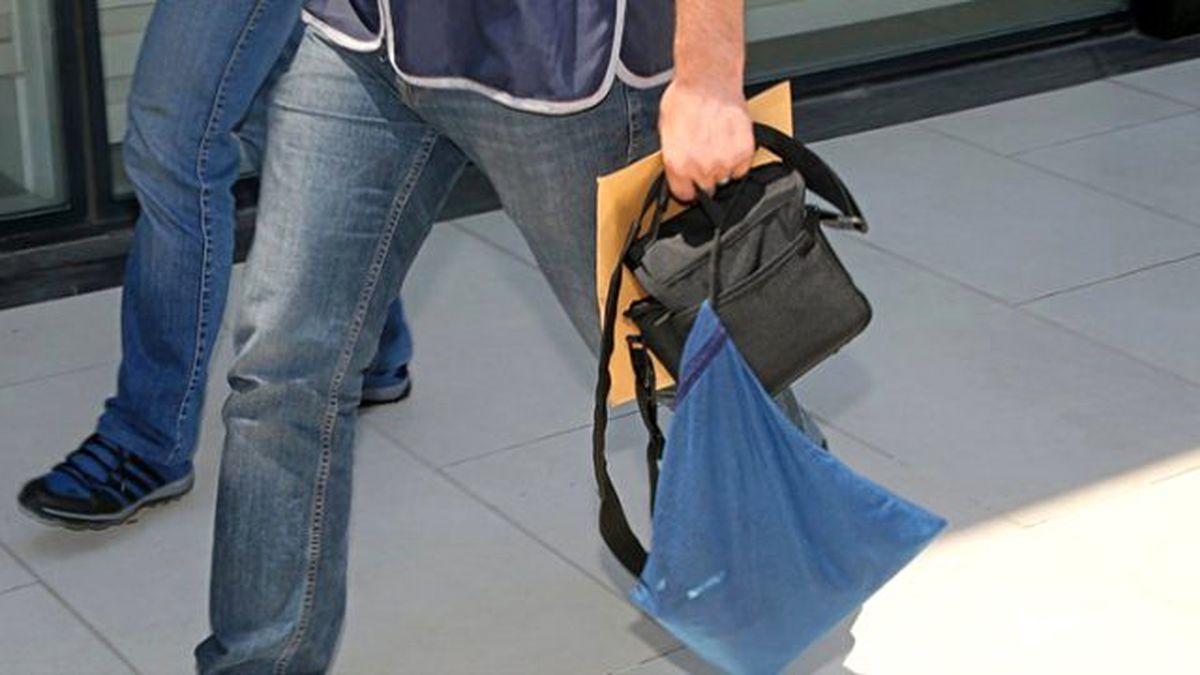 İzmir\'deki "Paralel Devlet Yapılanması" Operasyonu