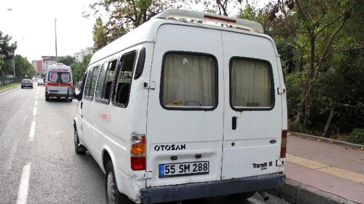 Kaza Yapan Motosiklet Sürücüsü Yaralı Olarak Kaçtı