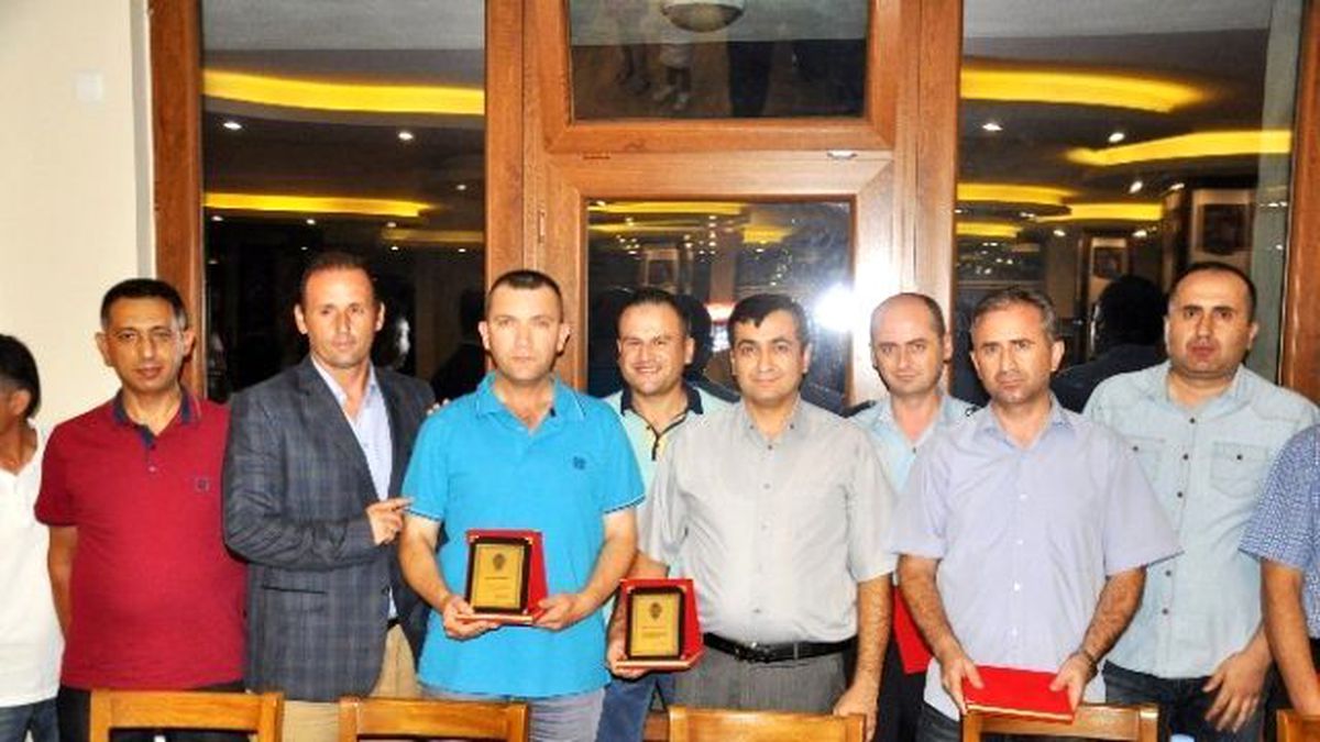 Kırkağaç\'ta Polislere Anlamlı Veda