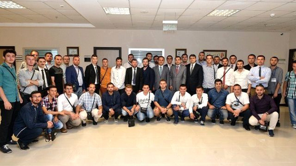 Kosovalı Gençler Ytb\'yi Ziyaret Etti