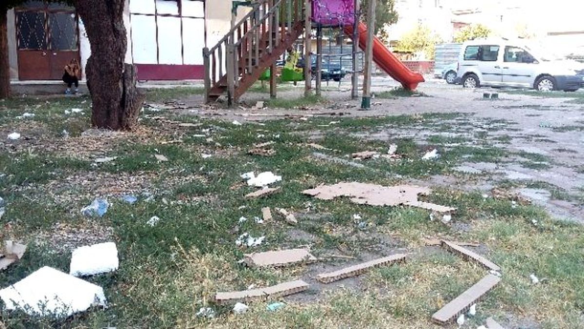 Mahalle Ortasındaki Park Alanı Çöplük Alanı Oldu
