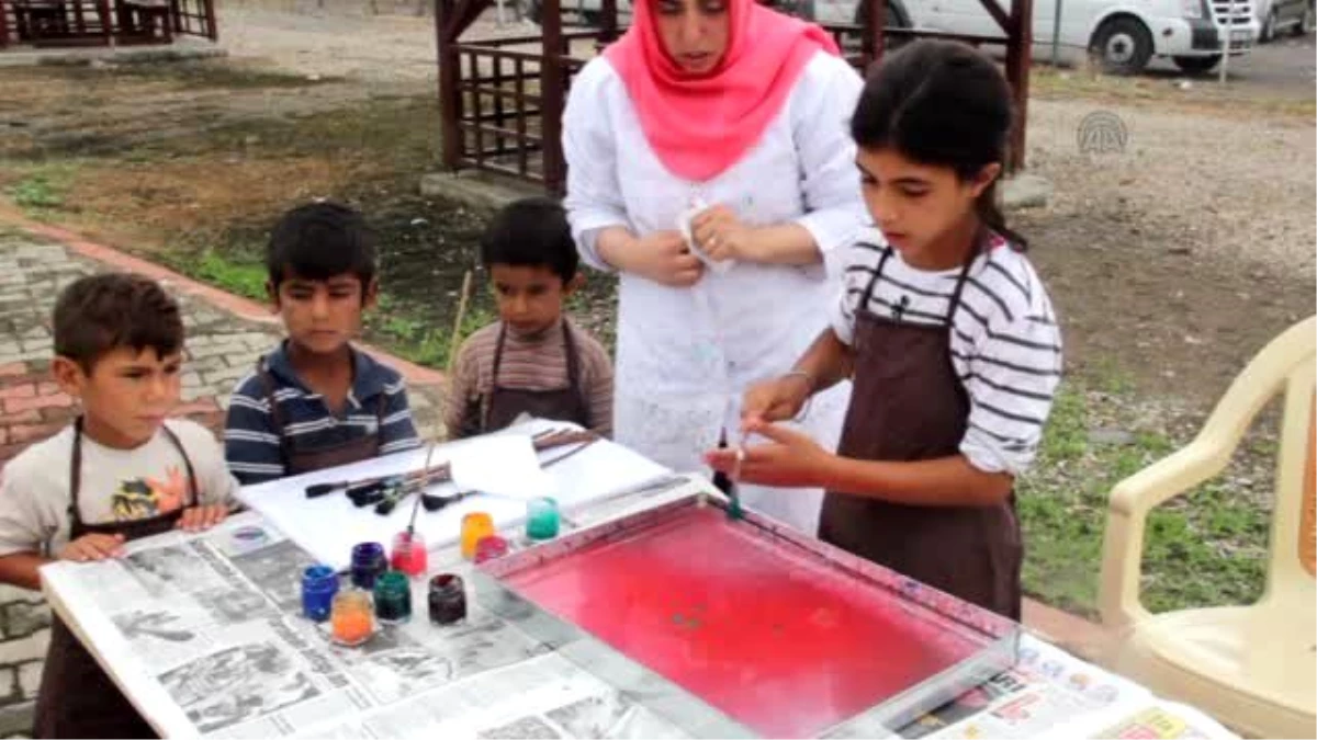 Mevsimlik İşçilerin Çocukları, "Ebru Sanatı" ile Tanıştı