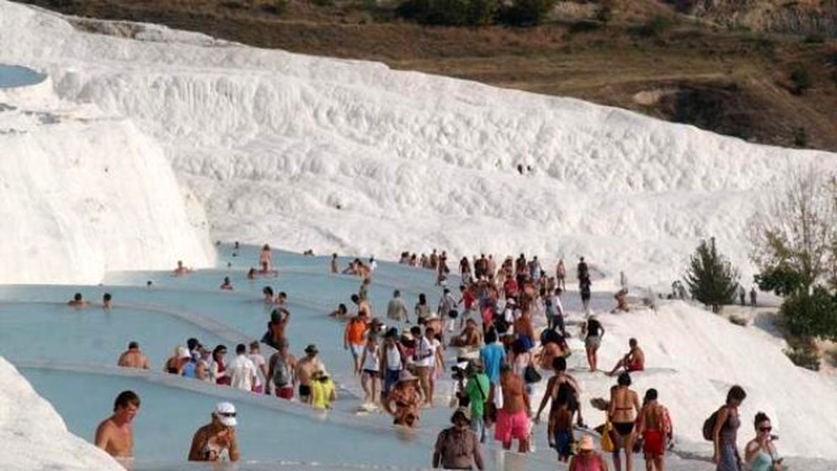 Pamukkale\'ye Ziyaretçi Akını