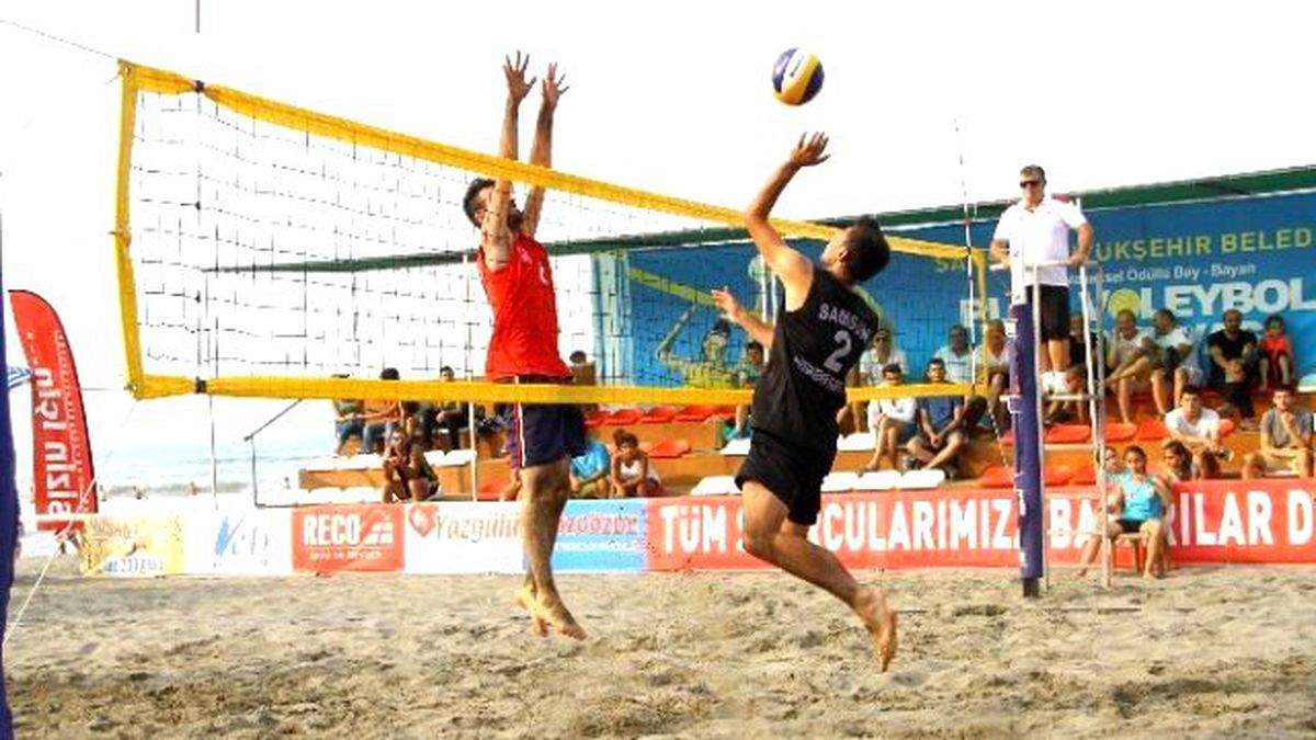 Samsun\'da Plaj Voleybol Turnuvası Başladı