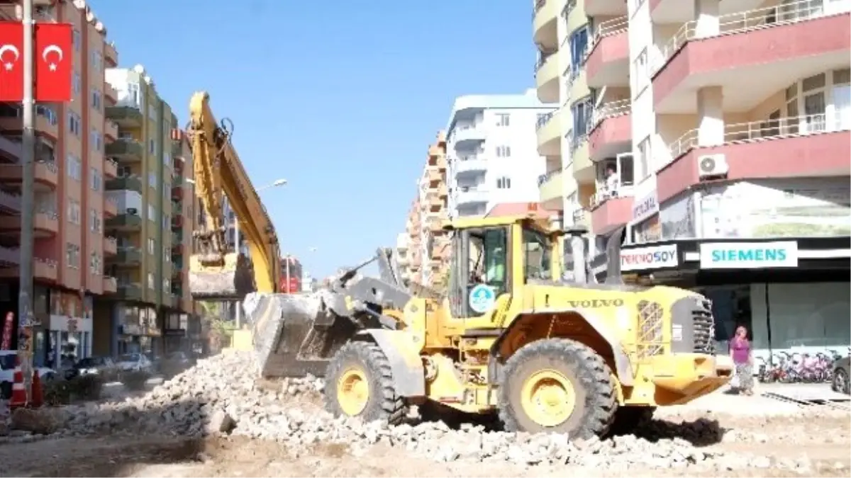 Silifke Atatürk Caddesinde Hummalı Çalışma