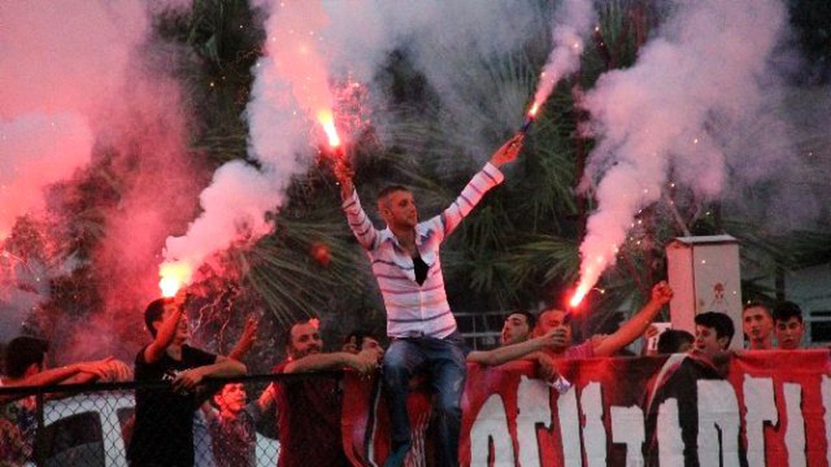 Taraftarlardan Samsunspor\'a Meşaleli Moral
