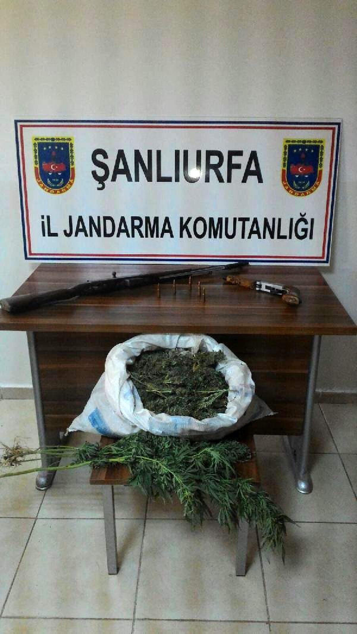 Tarlaya Uyuşturucu Baskını