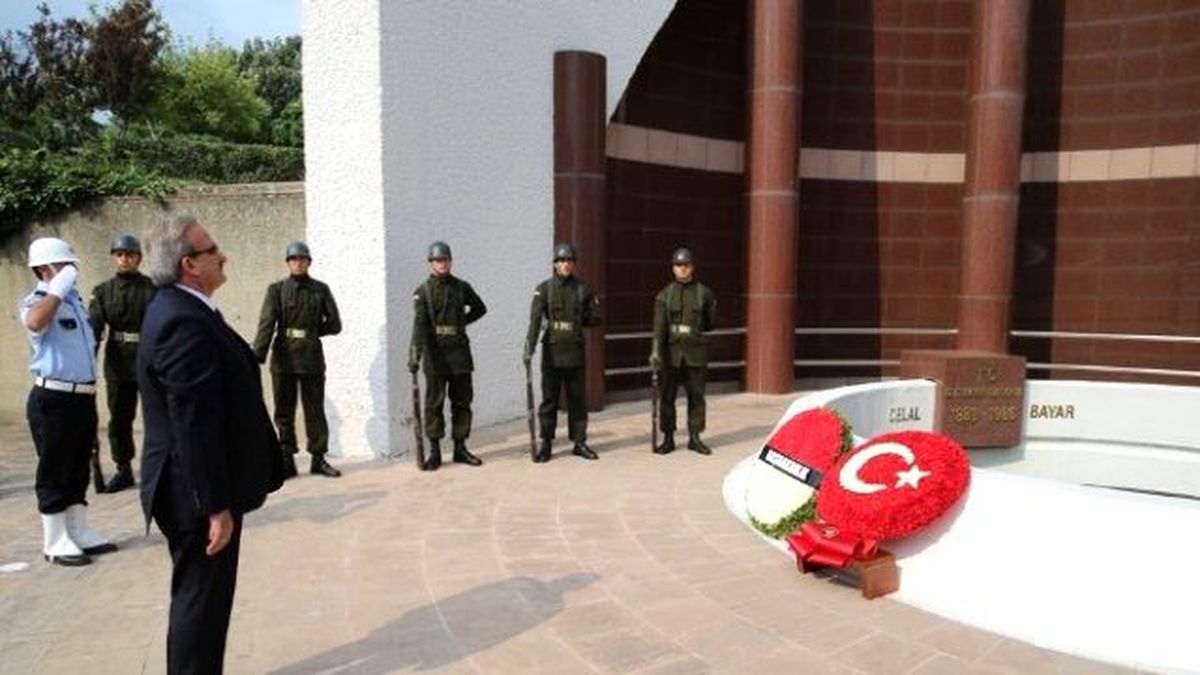 3.cumhurbaşkanı Celal Bayar Kabri Başında Anıldı