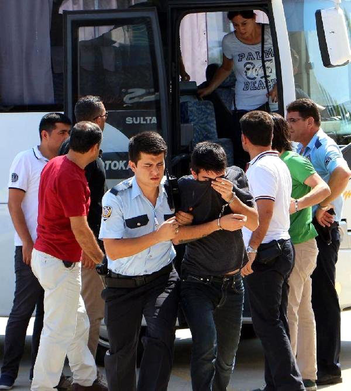 Alanya\'da 16 Şüpheli Adliyede