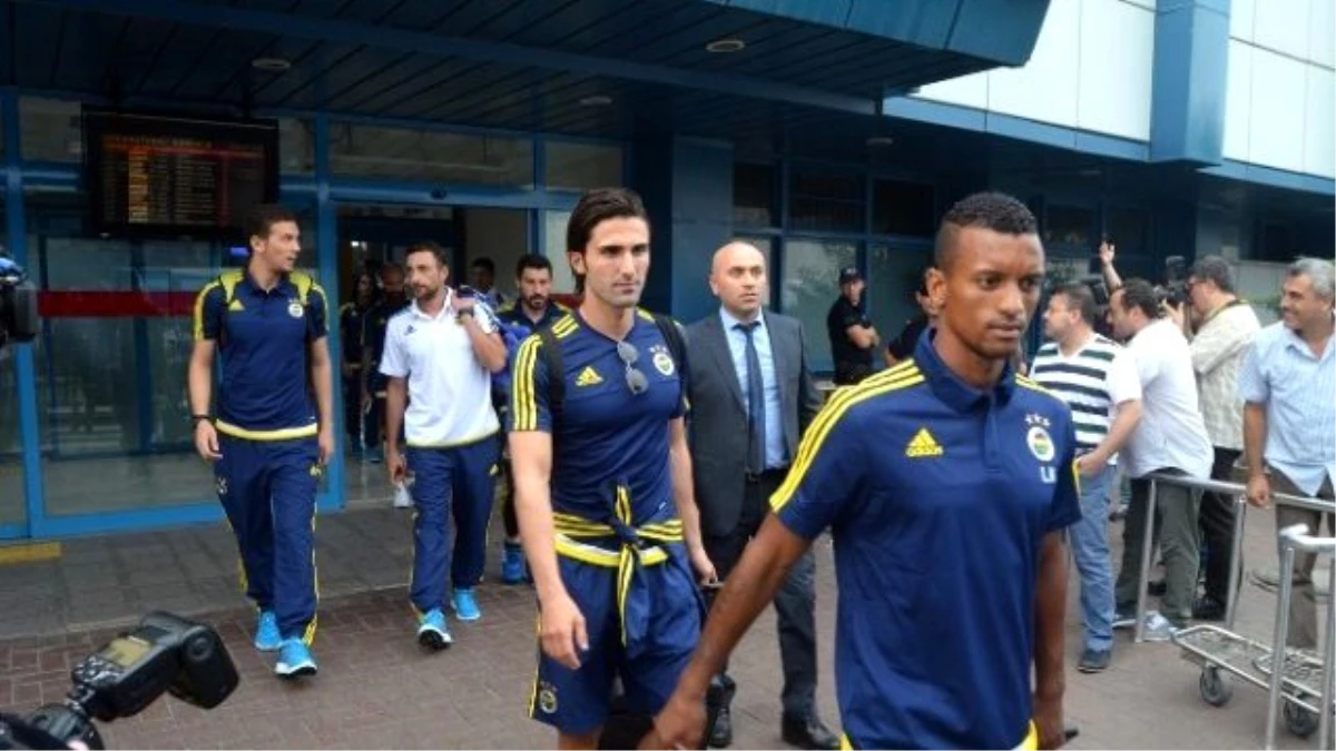 Fenerbahçe Kafilesi Trabzon\'a İndi