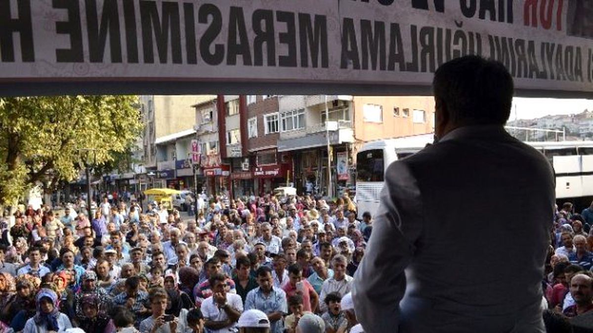 Hacı Adayları Gözyaşları İçinde Kutsal Topraklara Uğurlandı