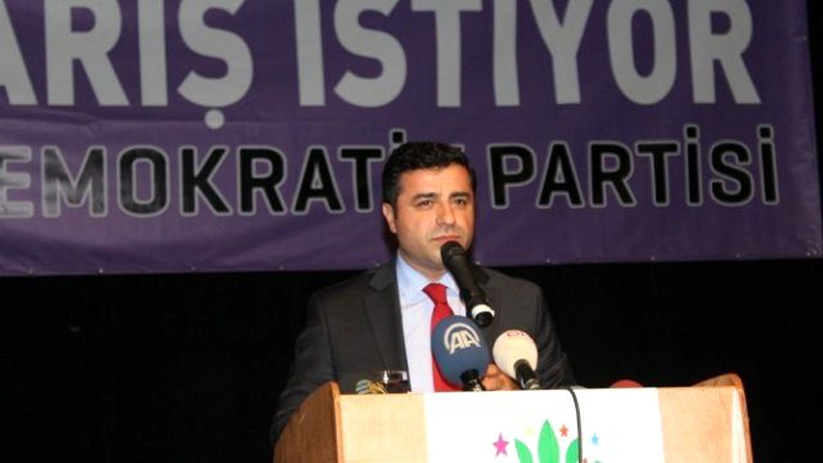 Hdp Eş Genel Başkanı Demirtaş MHP\'ye Yüklendi