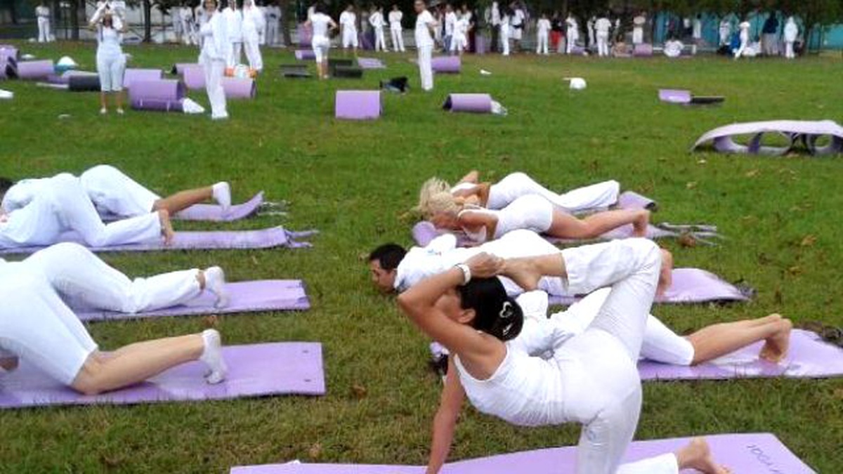 İzmit\'te 200 Kişiyle Yoga Festivali