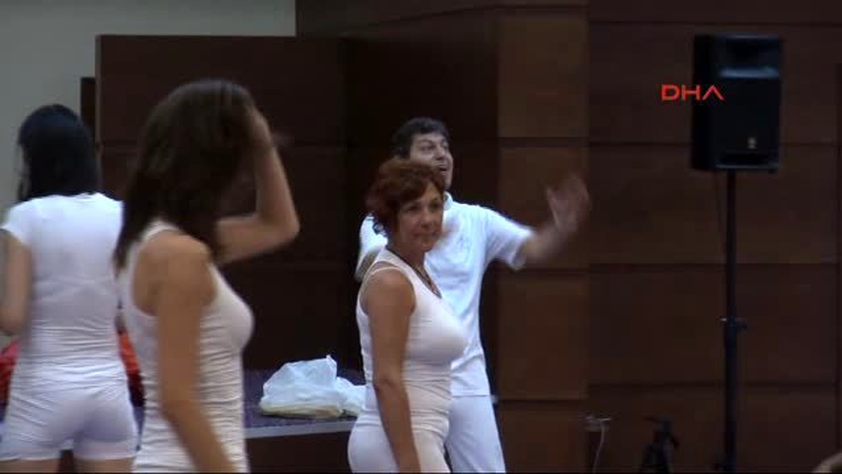İzmit\'te 200 Kişiyle Yoga Festivali