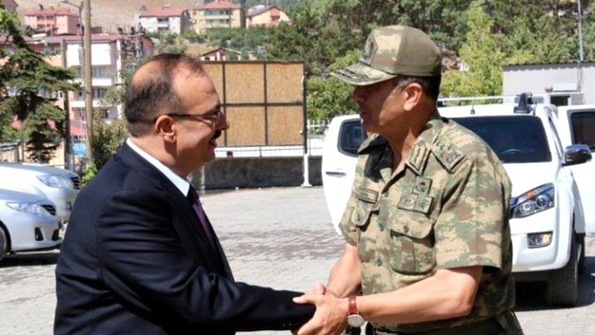 Kara Kuvvetleri Komutanı Orgeneral Çolak Hakkari\'de
