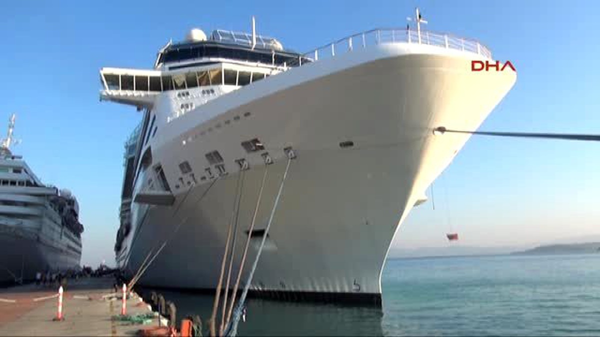 Kuşadası Eşcinsel Turistler Kuşadası\'nı Hareketlendirdi