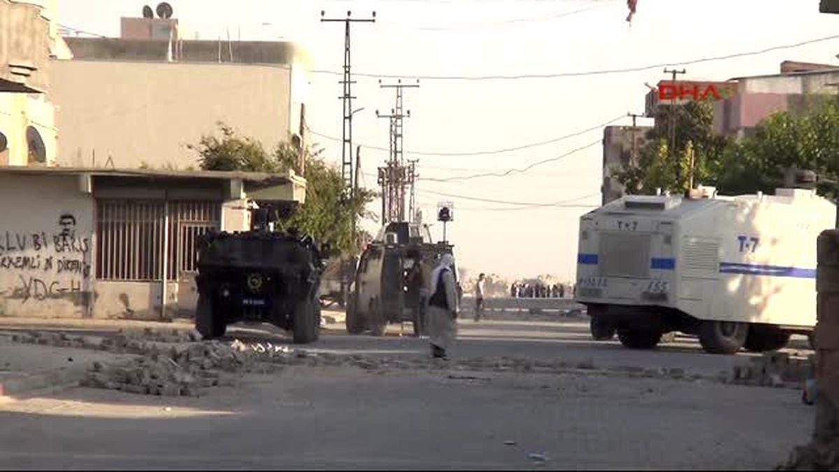 Nusaybin\'de Hendek Kapatan Polislere Ateş Açıldı