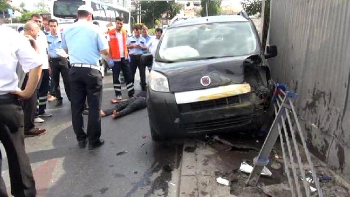 Önce Bariyere Sonra Taksiye Çarptı