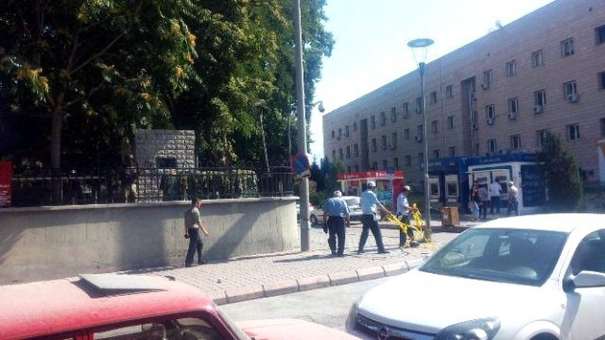 Orduevi Önündeki El Çantası Korkuttu