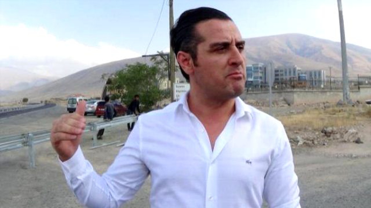 PKK\'nın Bombalı Araçlarına Karşı Valilik Emriyle Hendek Kazıldı