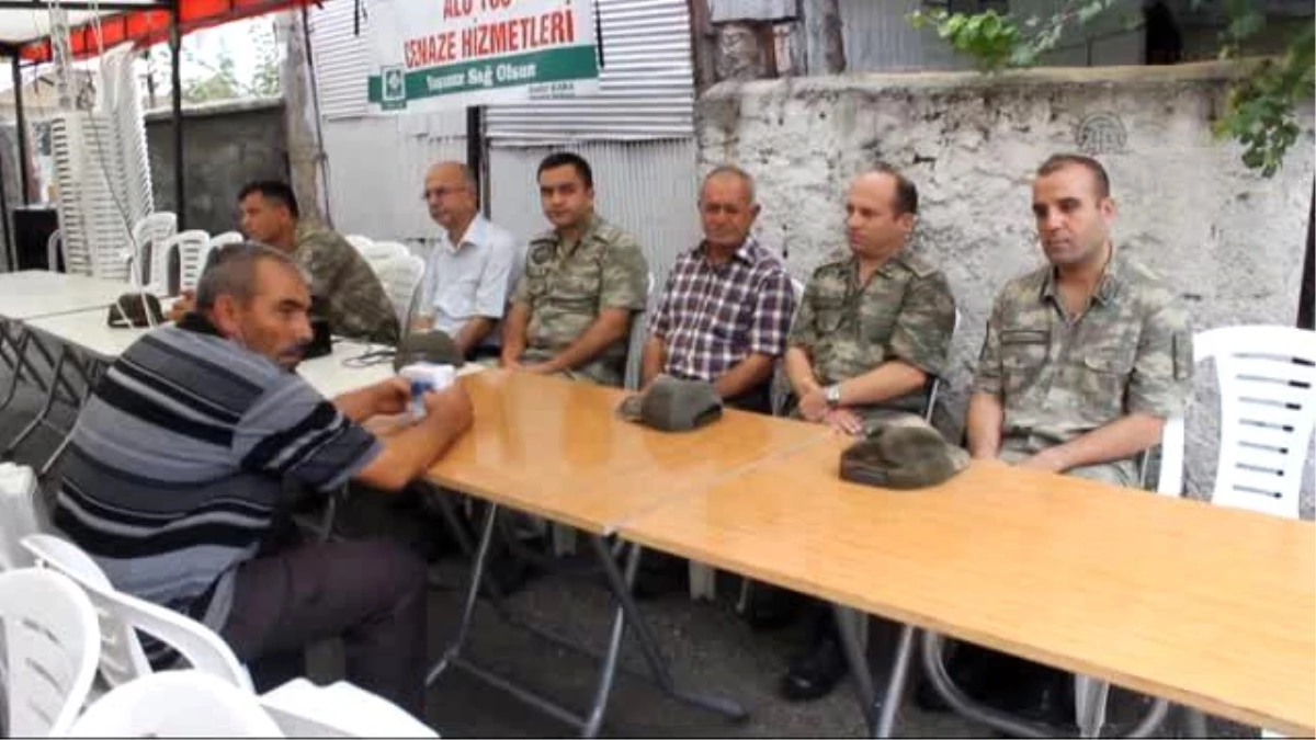 Şırnak\'taki Terör Saldırısında Şehit Düşen Yüzbaşı Ali Alkan\'ın Baba Evinde Yas
