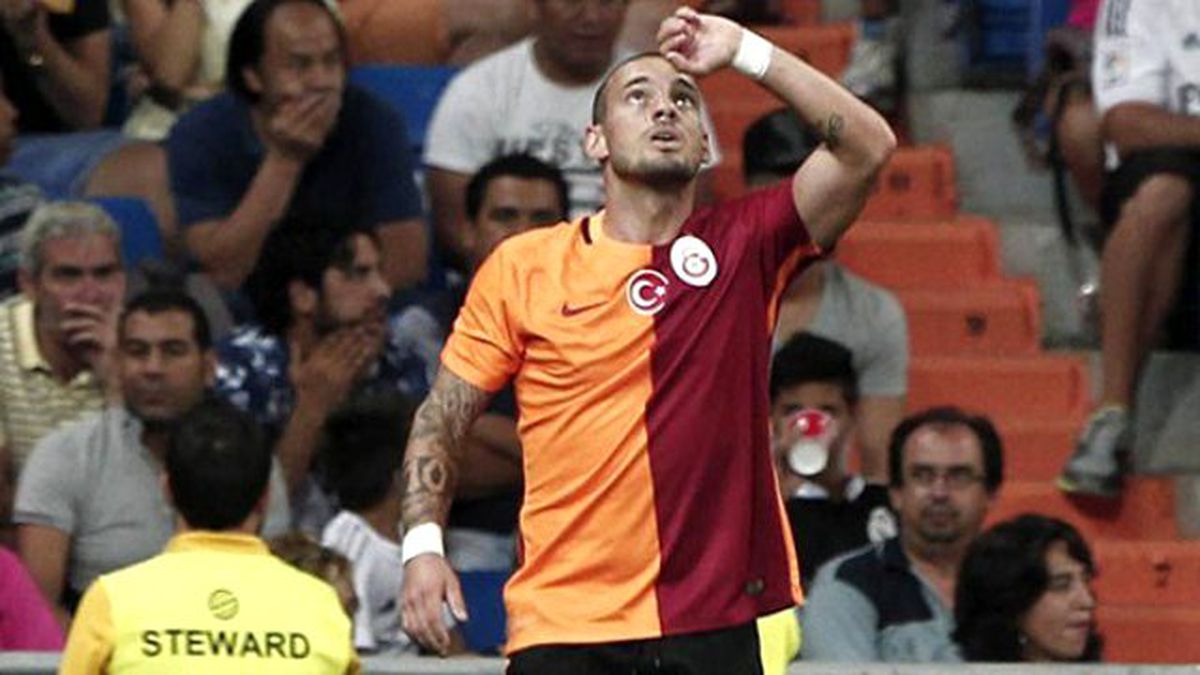 Sneijder'den İnşaat İşçisine 10 Numara Jest