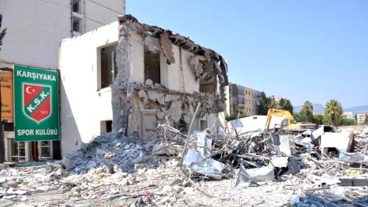Yıkılan Alsancak ve Karşıyaka Statları Havadan Böyle Görünüyor