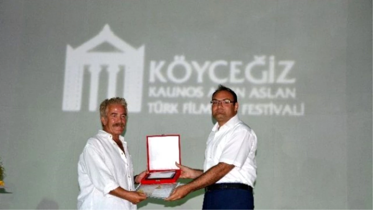 10. Kaunos Altın Aslan Film Festivali \'Şehitlere Saygı\' ile Başladı