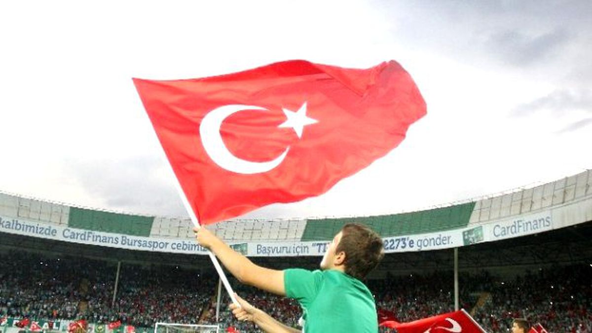 Bursaspor\'dan Teröre Bayraklı Protesto