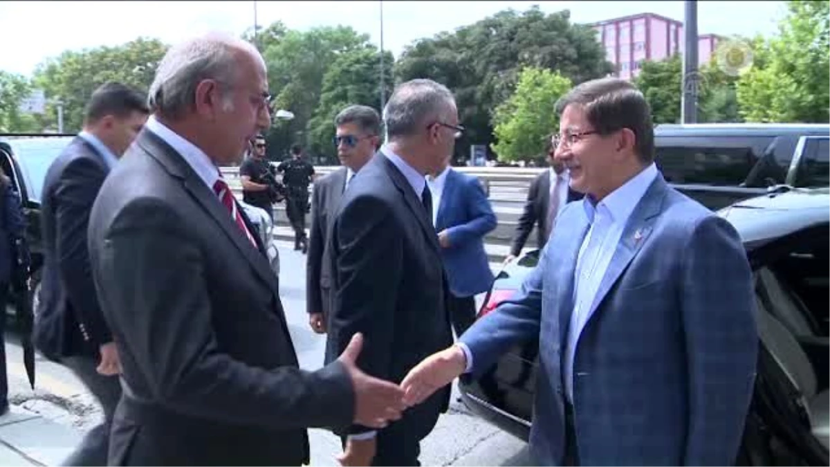 Davutoğlu, Alevi Kültür Dernekleri Genel Başkanı Demir ile Bir Araya Geldi