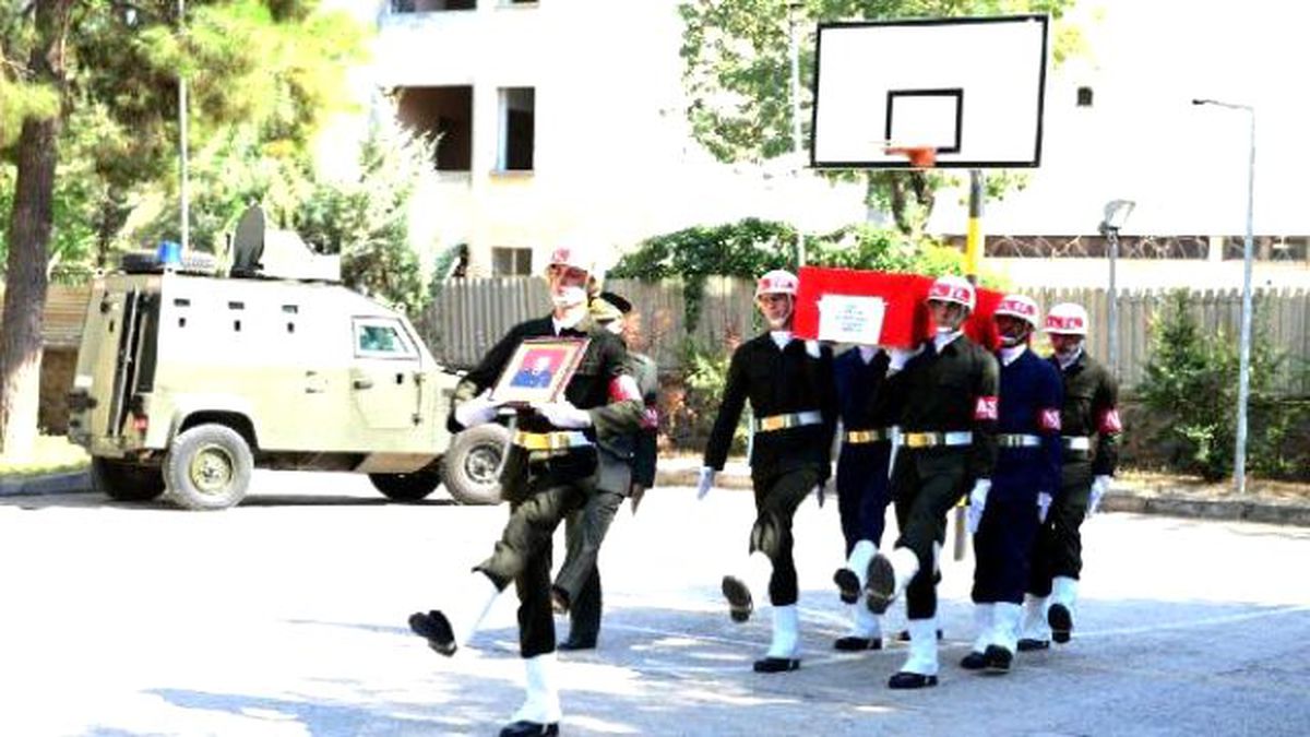 Diyarbakır\'da 1 Asker Şehit, 3 Asker Yaralı (3)