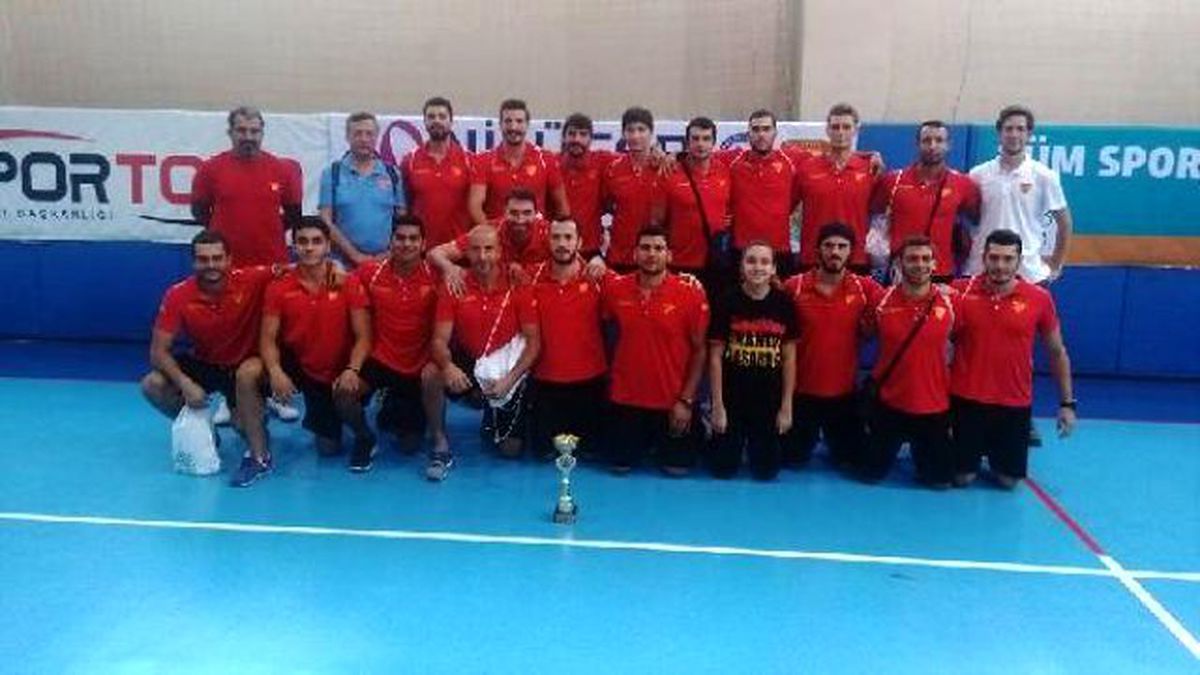 Göztepe\'nin Hentbolde Hedefi İlk 4