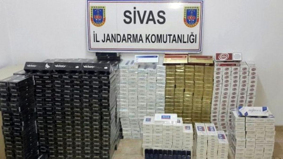 Gürün\'de Bin 100 Paket Kaçak Sigara Ele Geçirildi