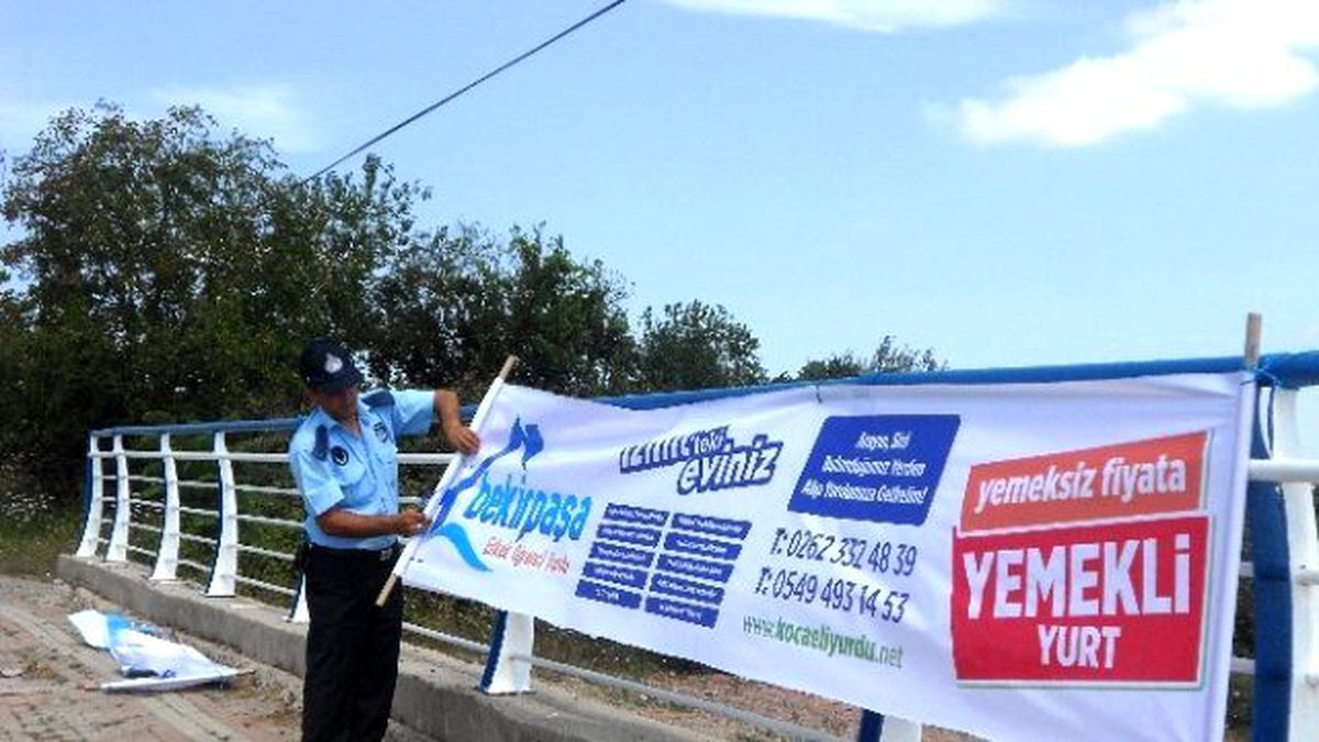 İzmit Belediyesi, Afiş Kirliliğine Geçit Vermiyor