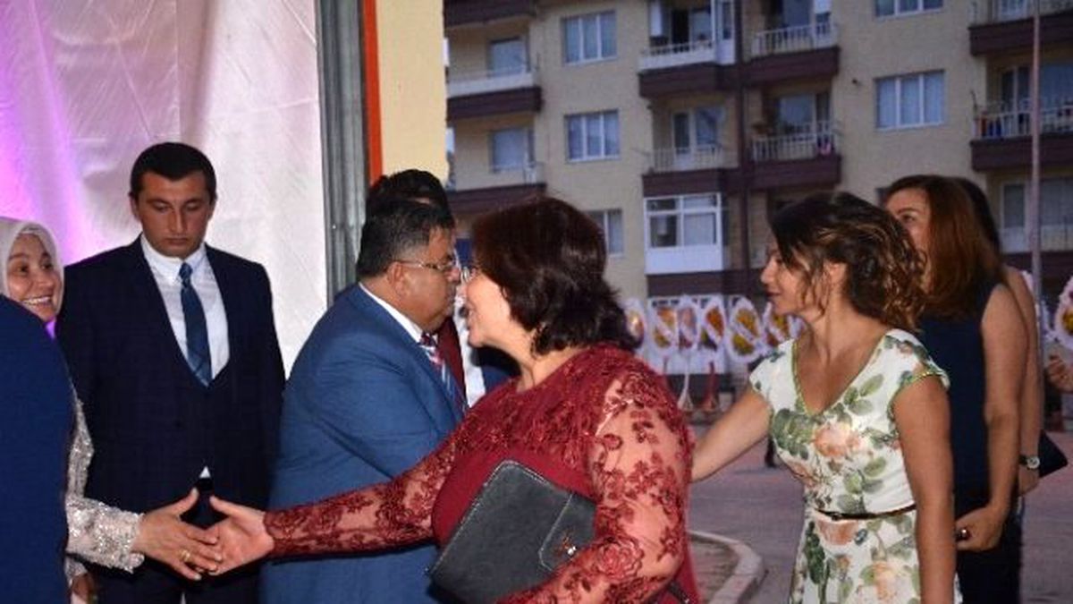Kendi Oğlunun Nikahını Kıydı