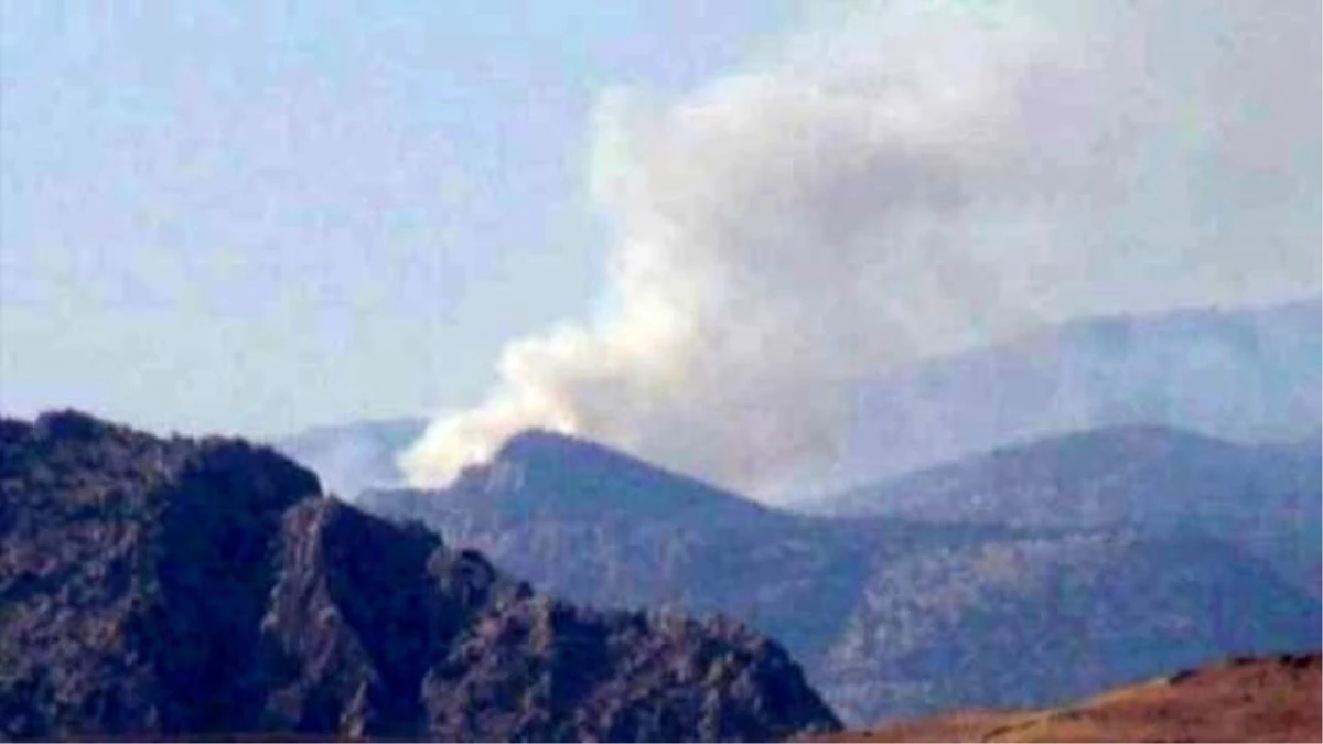 Kuzey Irak Sınırında, Türkiye'ye Geçmeye Çalışan PKK'lılara Bomba Yağdı